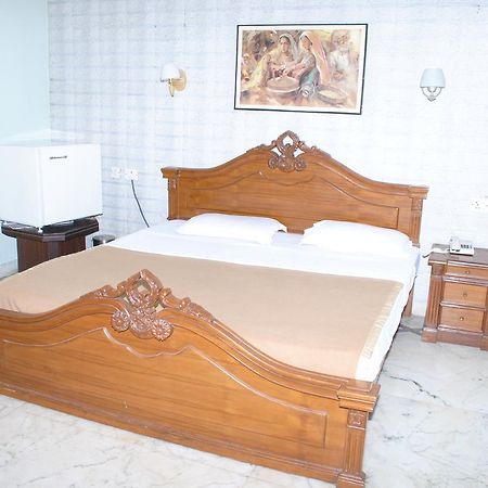 Modipur Hotel Rampur  Luaran gambar