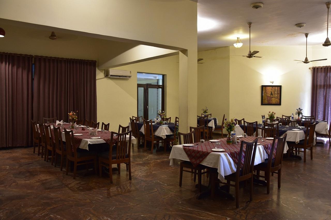 Modipur Hotel Rampur  Luaran gambar