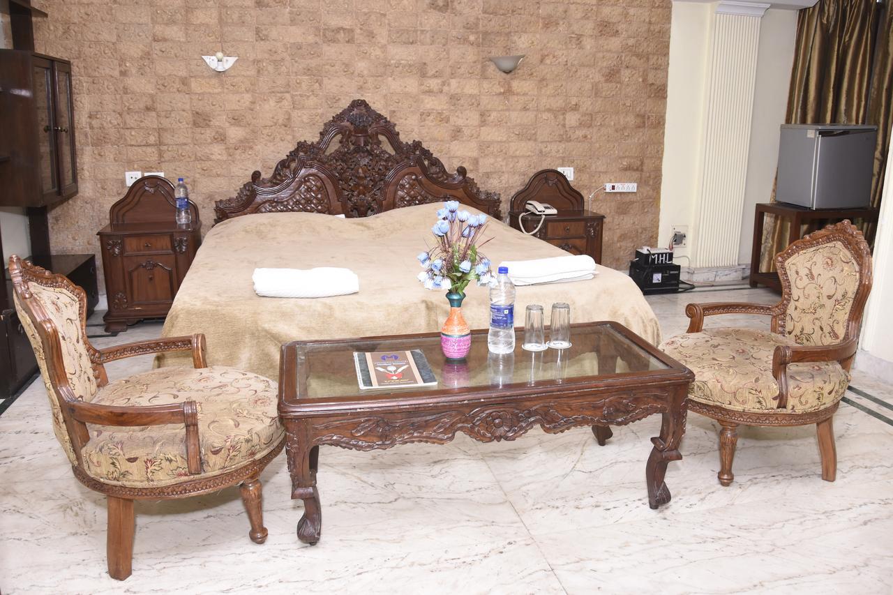 Modipur Hotel Rampur  Luaran gambar