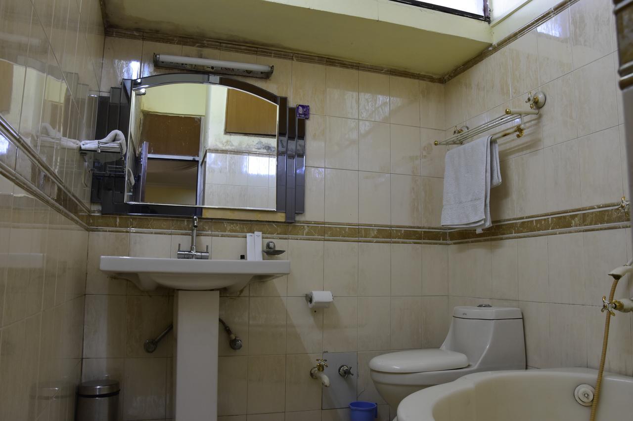 Modipur Hotel Rampur  Luaran gambar